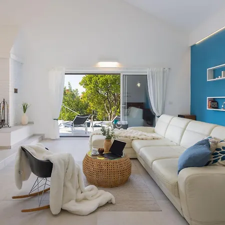 Villa Mila Brac With Private Pool Near Centre Supetar