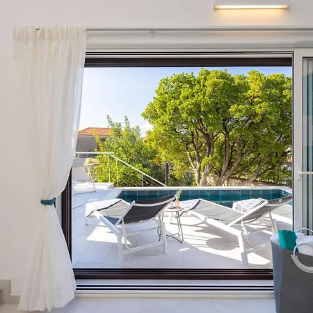 Mila Brac With Private Pool Near Centre *