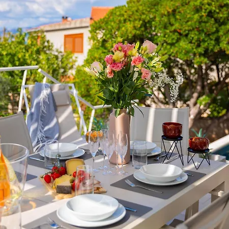 Mila Brac With Private Pool Near Centre Villa