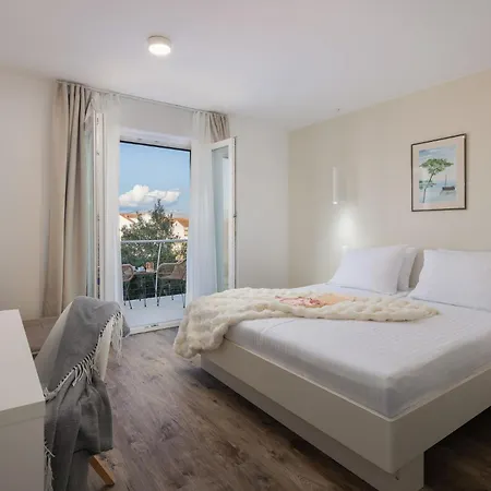 Villa Mila Brac With Private Pool Near Centre