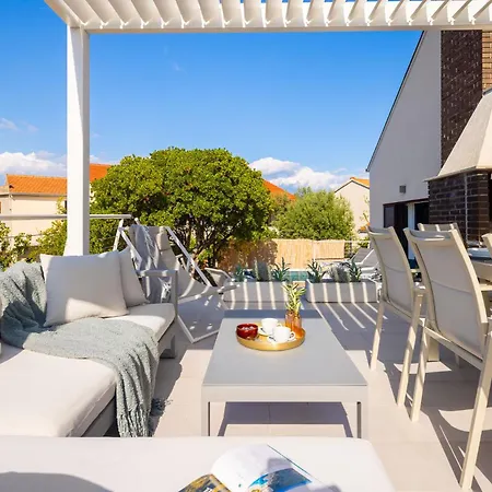 Mila Brac With Private Pool Near Centre Villa *