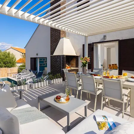 Villa Mila Brac With Private Pool Near Centre Supetar