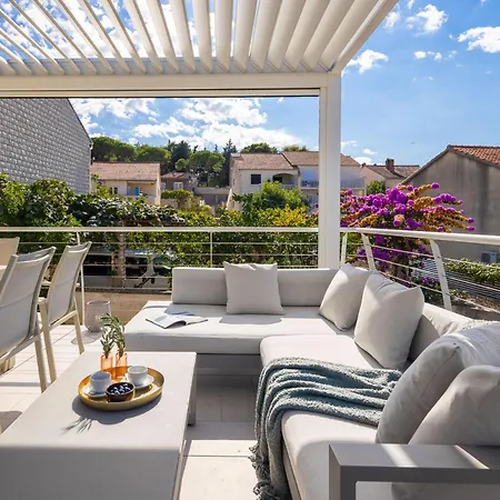 Villa Mila Brac With Private Pool Near Centre *
