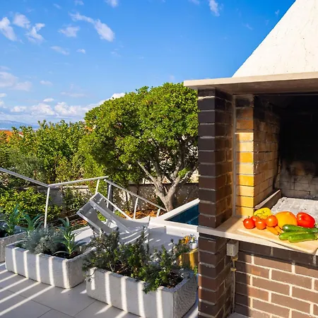 Mila Brac With Private Pool Near Centre Villa Supetar