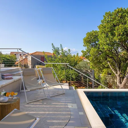 Mila Brac With Private Pool Near Centre *