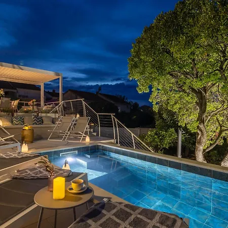 Villa Mila Brac With Private Pool Near Centre *