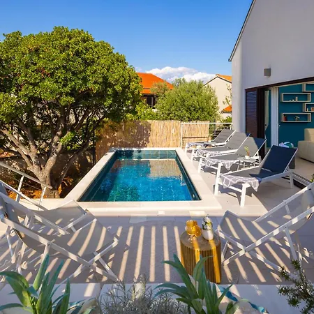 Mila Brac With Private Pool Near Centre Supetar