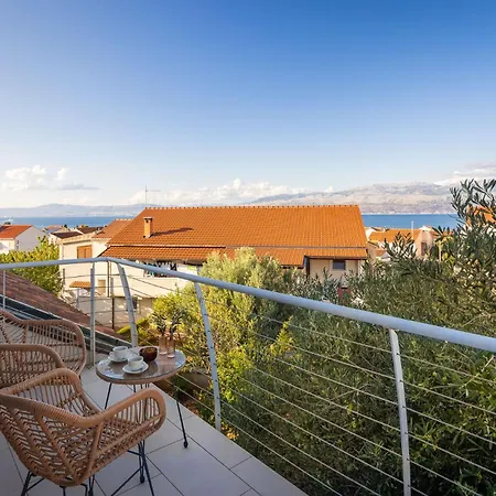 Villa Mila Brac With Private Pool Near Centre Supetar
