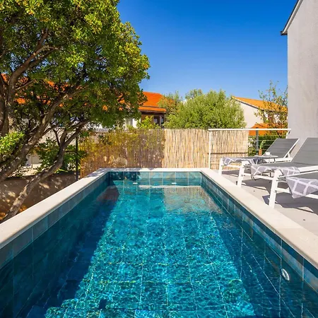 Mila Brac With Private Pool Near Centre *
